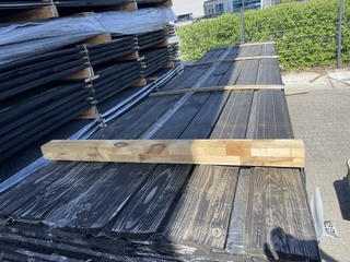 Ca. 134x Douglas dubble Rhombus zwart gecoat, 25x140mm, lengte 400cm